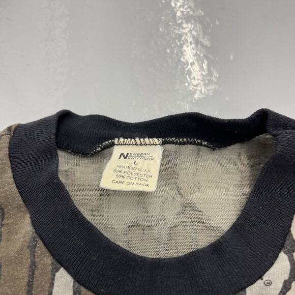 Vintage 80s NRA Youth Treebark Camo Double Pocket T-Shirt - Picture 3 of 3